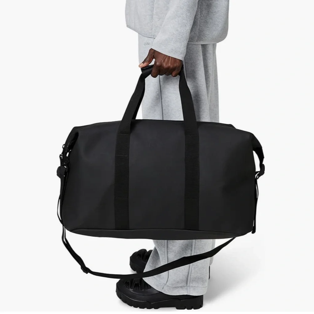 Rains Hilo Weekend Bag Black NWT Waterproof Duffel